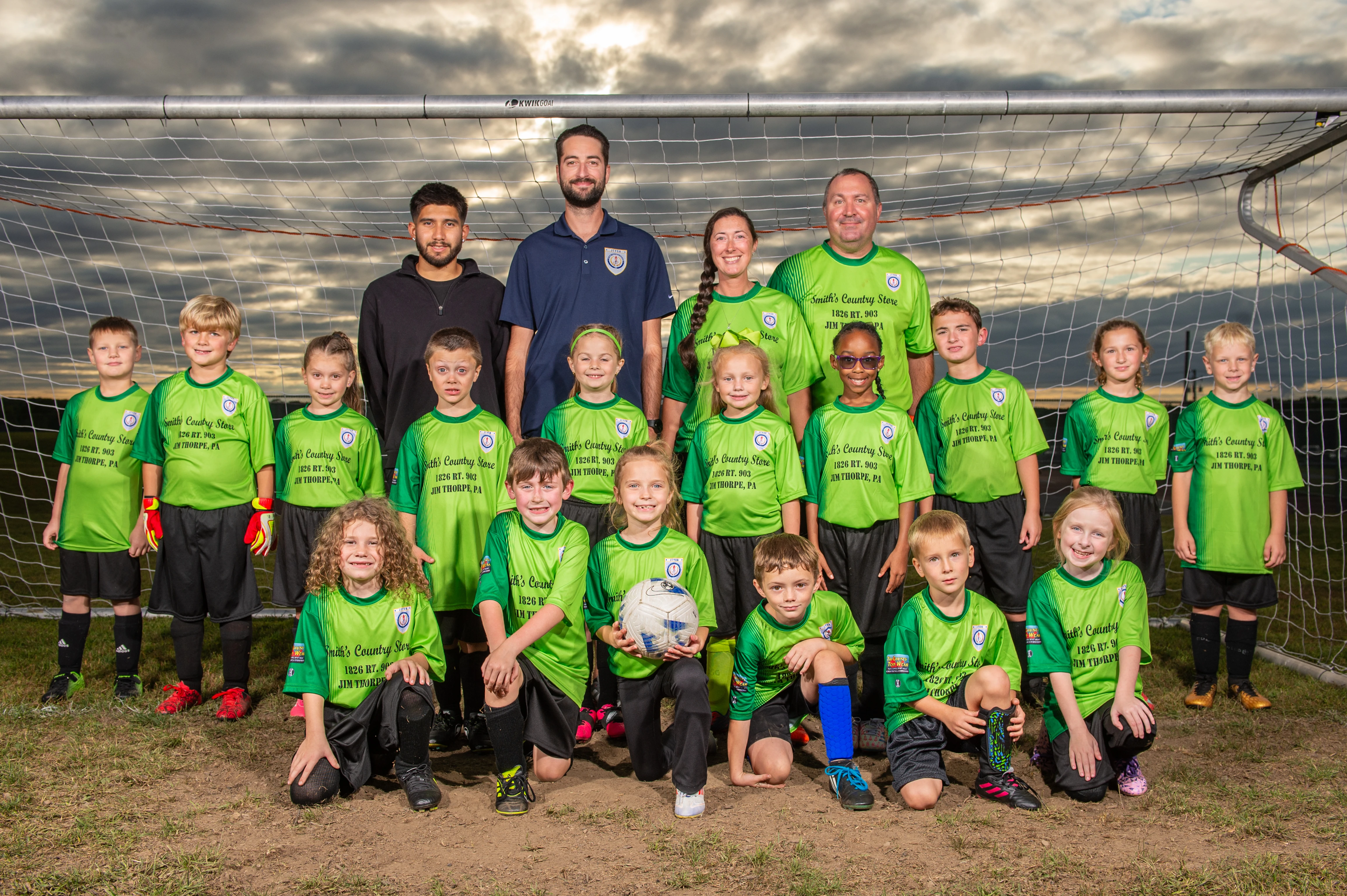 Soccer team group photo — Sunnyville sports photographer